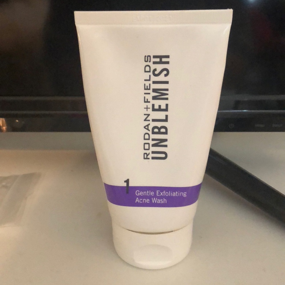 Rodan & Fields unblemish face wash